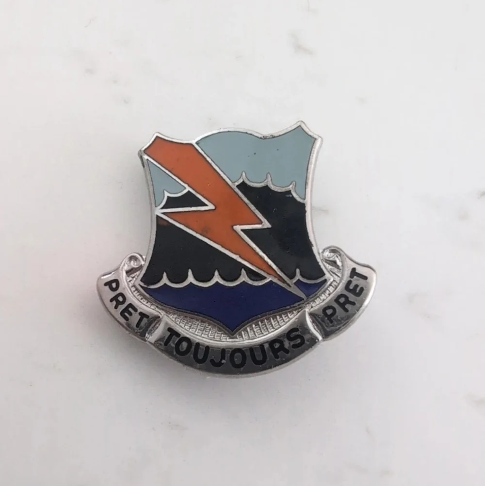 Vintage USAF 4th Tactical Fighter Wing Crest Pin NS Meyer NY Pret Toujours